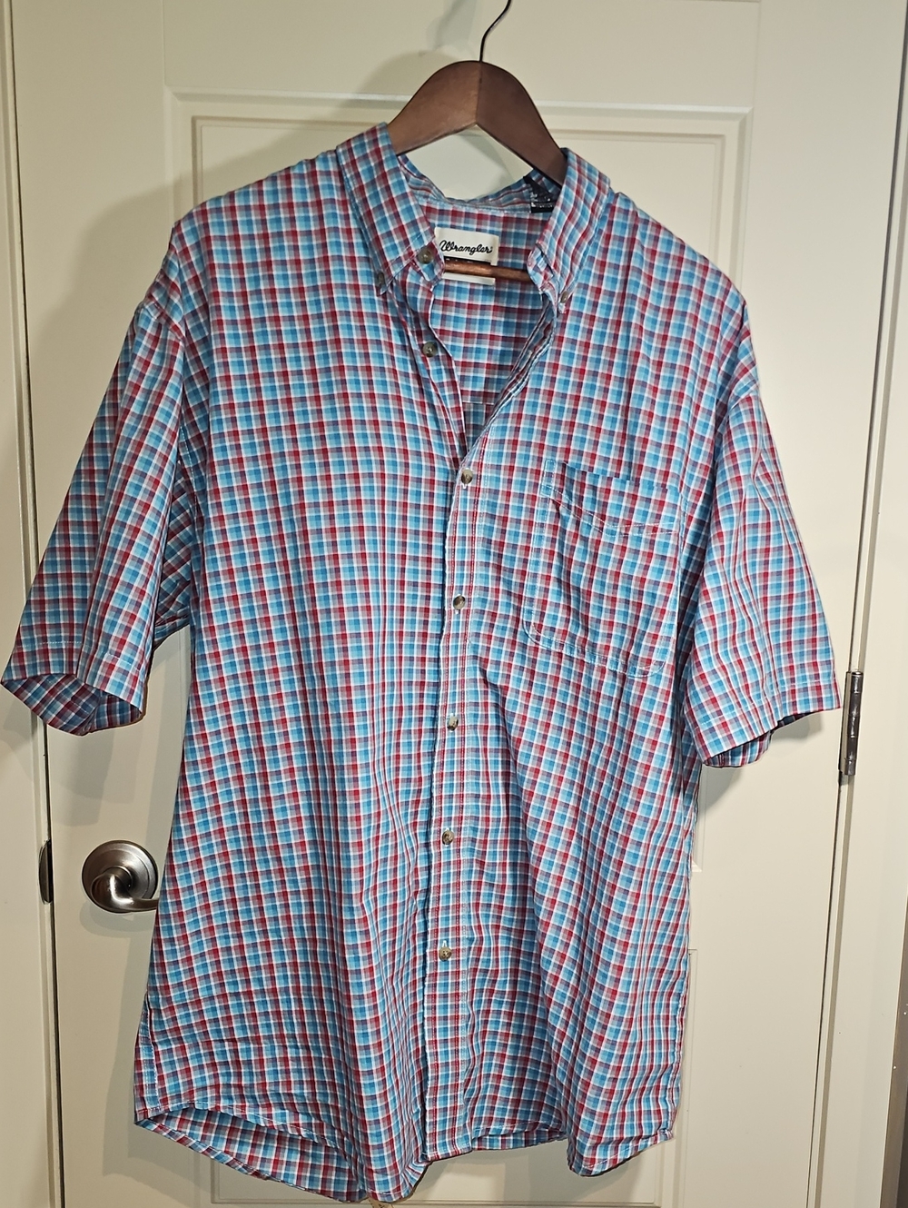 Wrangler Riata Men's Short-Sleeve Plaid Button-Down- Light Blue & Red Size XL